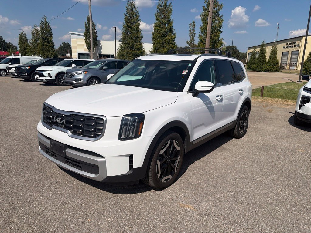 Used 2025 Kia Telluride S AWD/4WD image 2