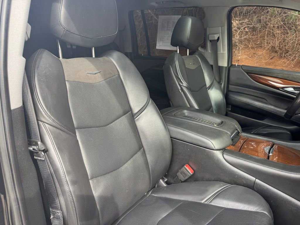 Used 2018 Cadillac Escalade ESV Luxury AWD/4WD image 10