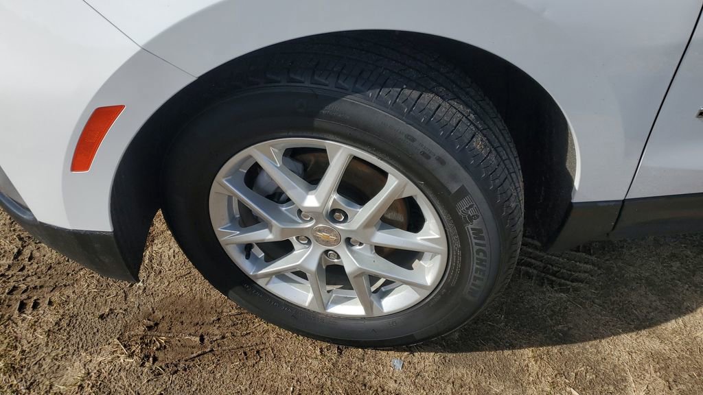 Used 2023 Chevrolet Equinox LT image 5