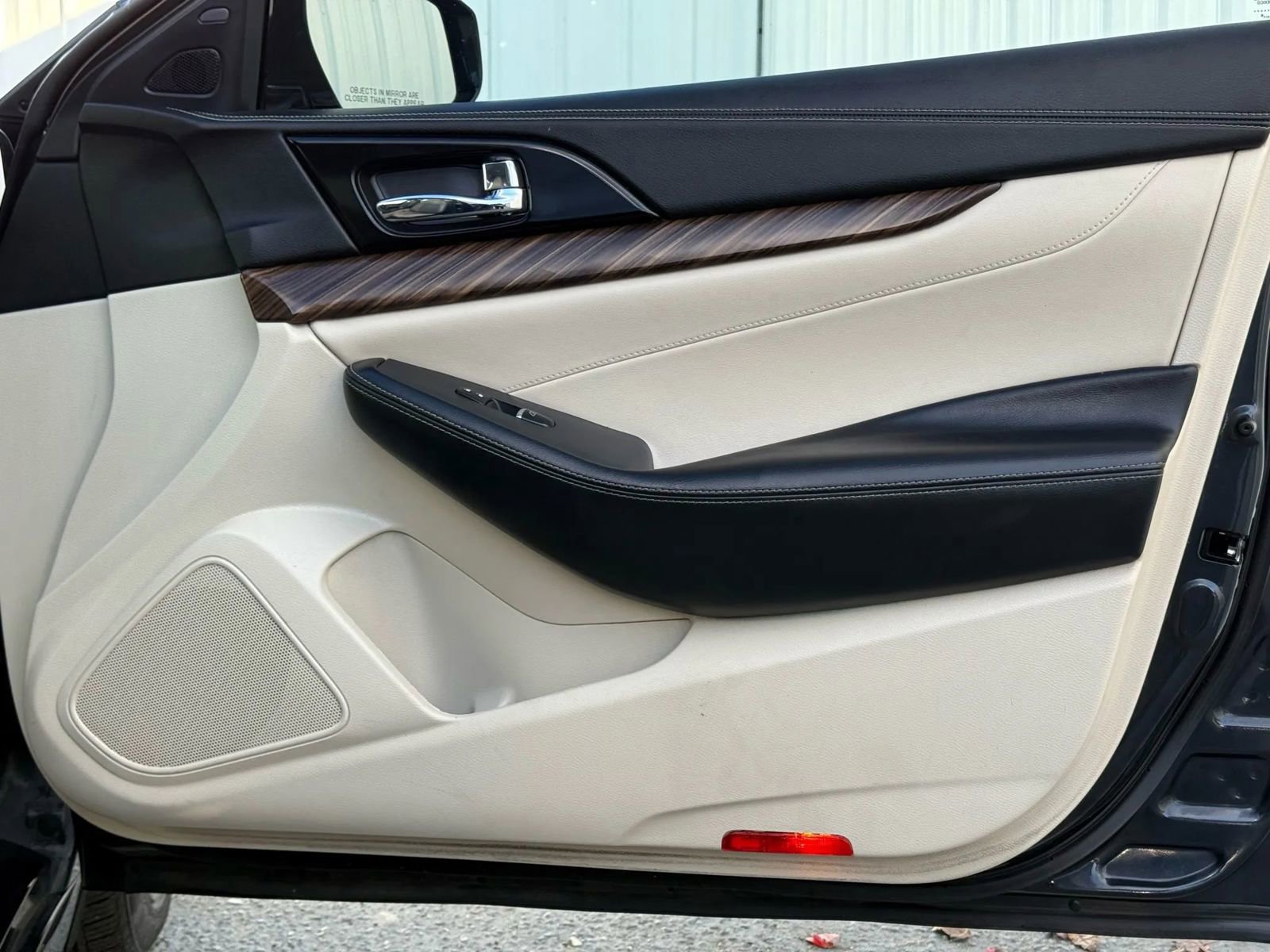 Used 2016 Nissan Maxima Platinum image 18