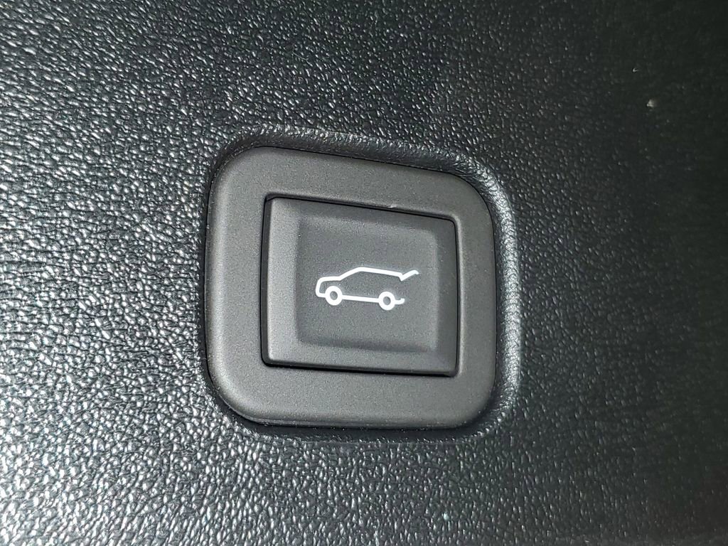 New 2025 Cadillac Optiq Sport 2 image 15