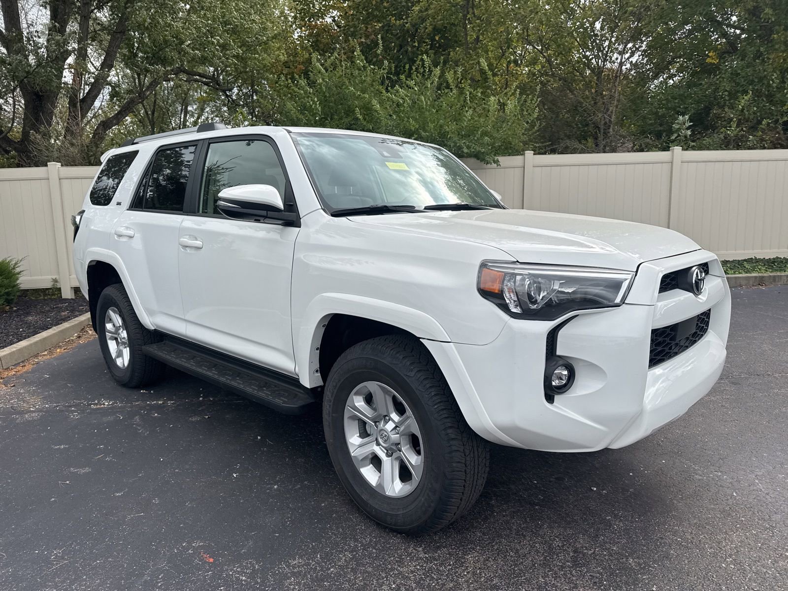 Used 2024 Toyota 4Runner SR5 Premium image 3