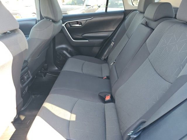 Used 2021 Toyota RAV4 XLE image 12