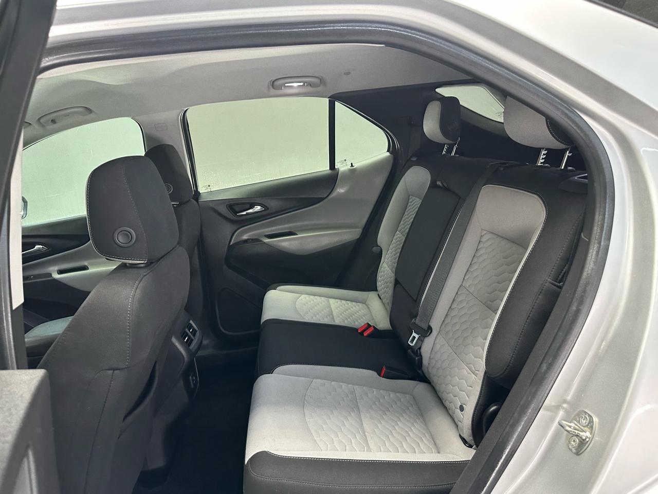 Used 2020 Chevrolet Equinox LS w/ LS Convenience Package FWD image 13