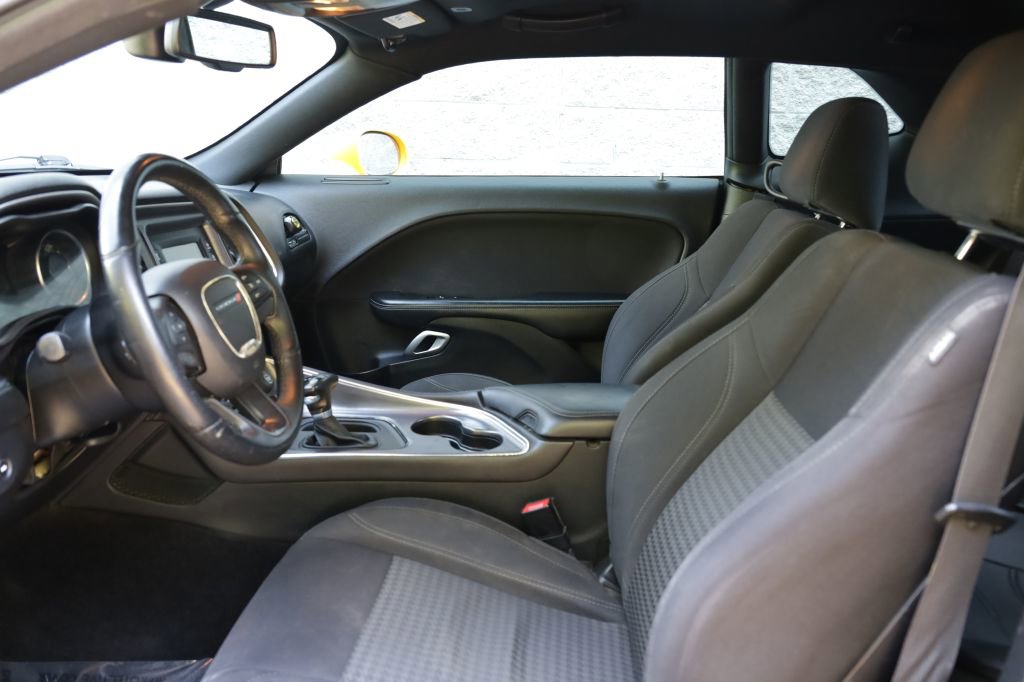 Used 2017 Dodge Challenger SXT image 12