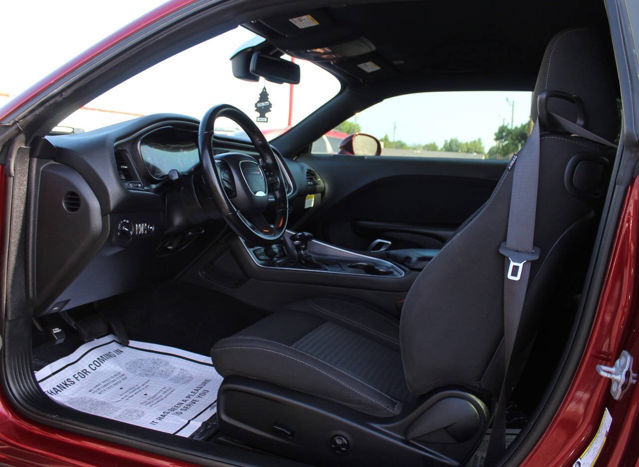 Used 2019 Dodge Challenger SXT w/ Blacktop Package RWD image 9
