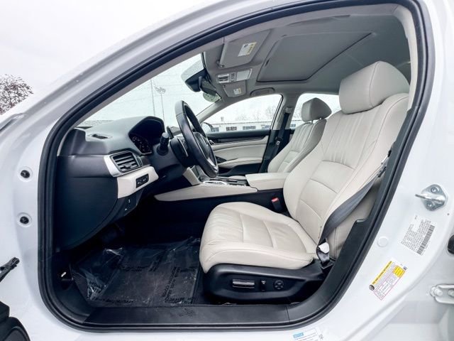 Used 2022 Honda Accord Touring image 14
