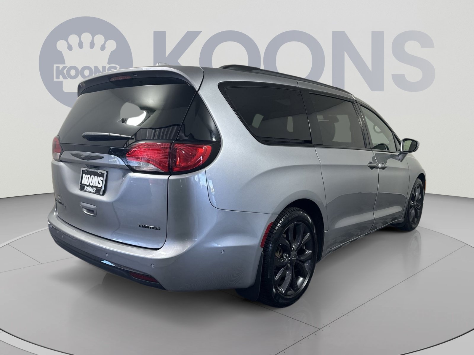 Used 2019 Chrysler Pacifica Limited w/ Advanced Safetytec Group FWD image 7