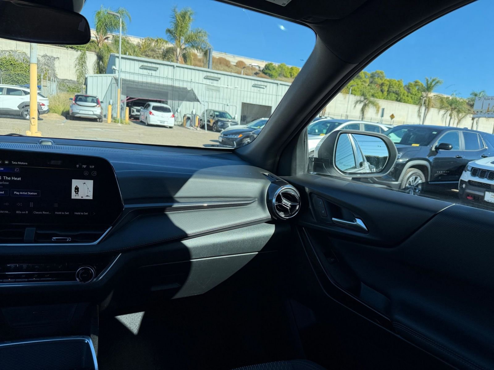 Used 2025 Chevrolet Equinox LT image 34