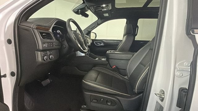Used 2023 Chevrolet Tahoe Premier AWD/4WD image 10