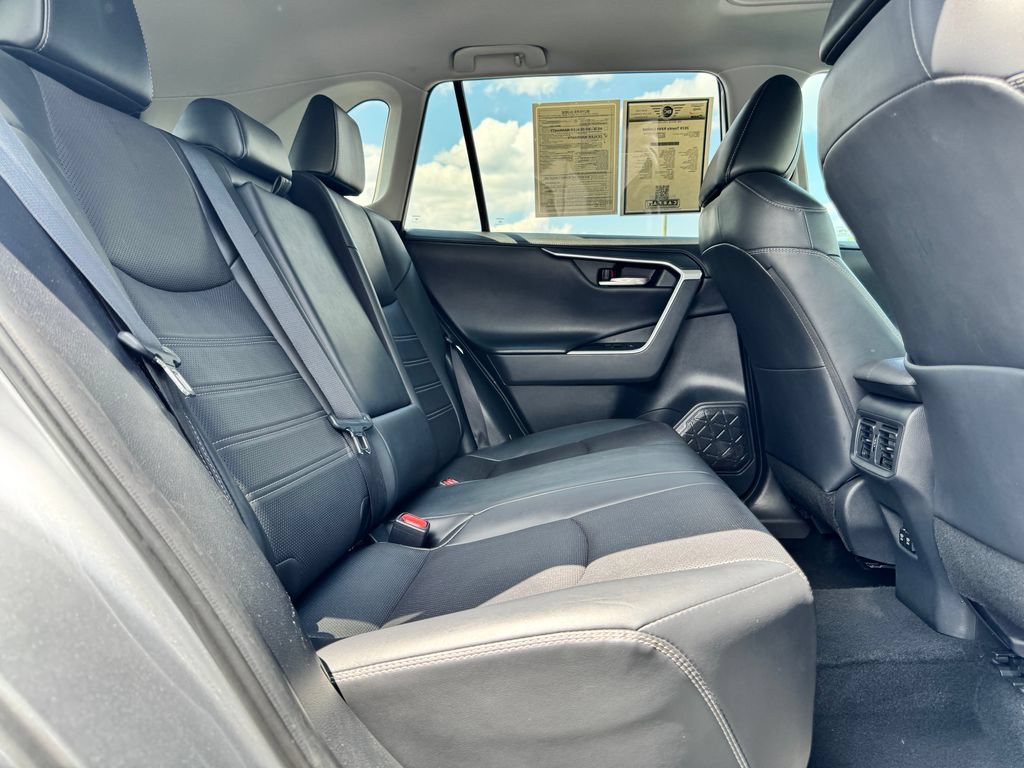 Used 2019 Toyota RAV4 Limited w/ Cold Weather Package FWD image 14