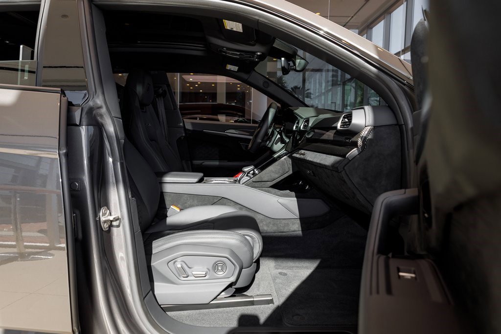 Used 2024 Lamborghini Urus Performante image 44