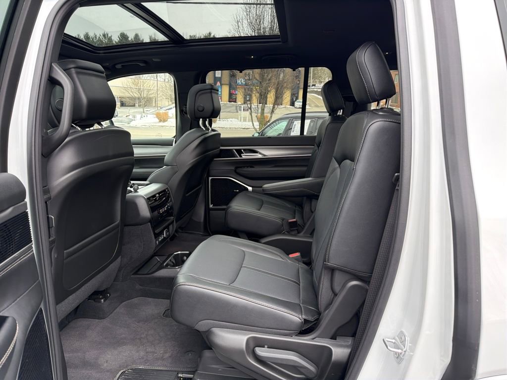 New 2025 Jeep Wagoneer Series III image 22
