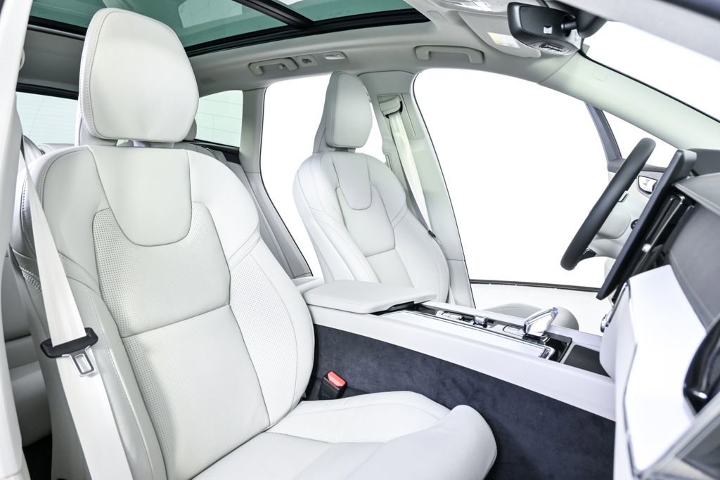 New 2026 Volvo XC60 T8 Ultra w/ Protection Package Premier AWD/4WD image 23