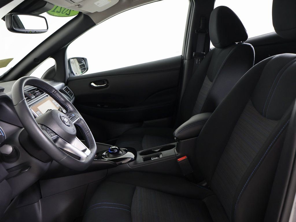 Used 2021 Nissan Leaf SV w/ SV Technology Package image 18