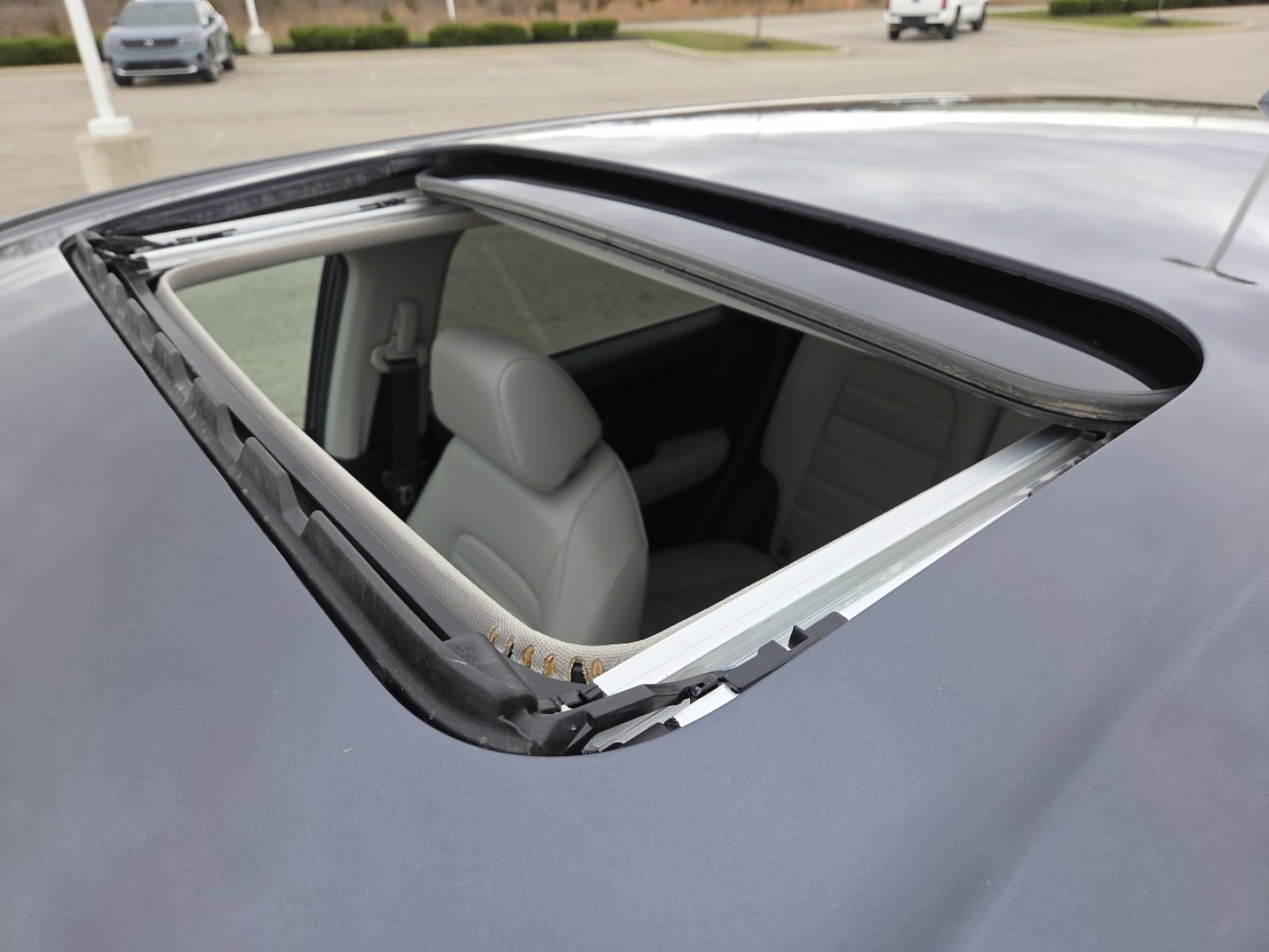 Used 2024 Honda CR-V EX-L image 4