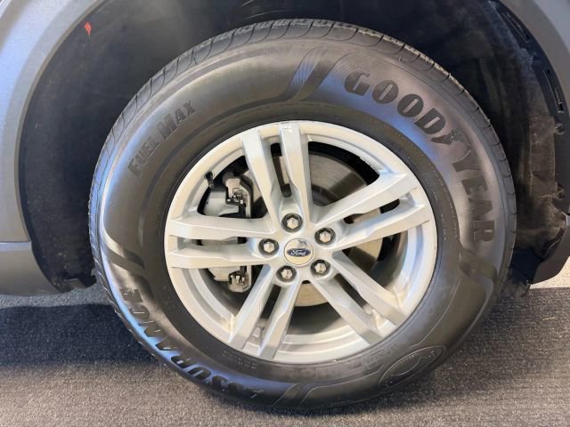 Used 2022 Ford Explorer XLT w/ Equipment Group 202A image 17