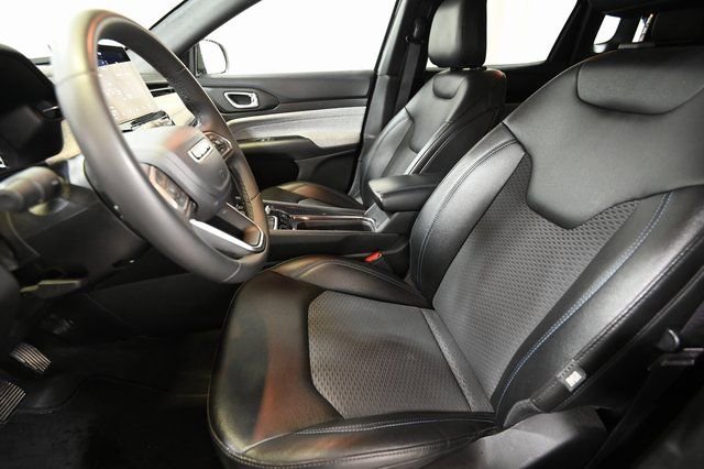 Used 2024 Jeep Compass Latitude image 7