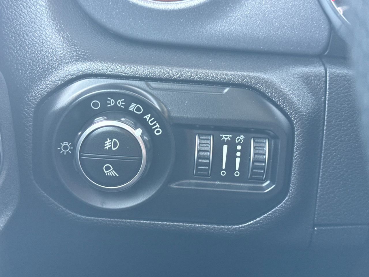 Used 2021 Jeep Gladiator Mojave w/ LED Lighting Group image 27