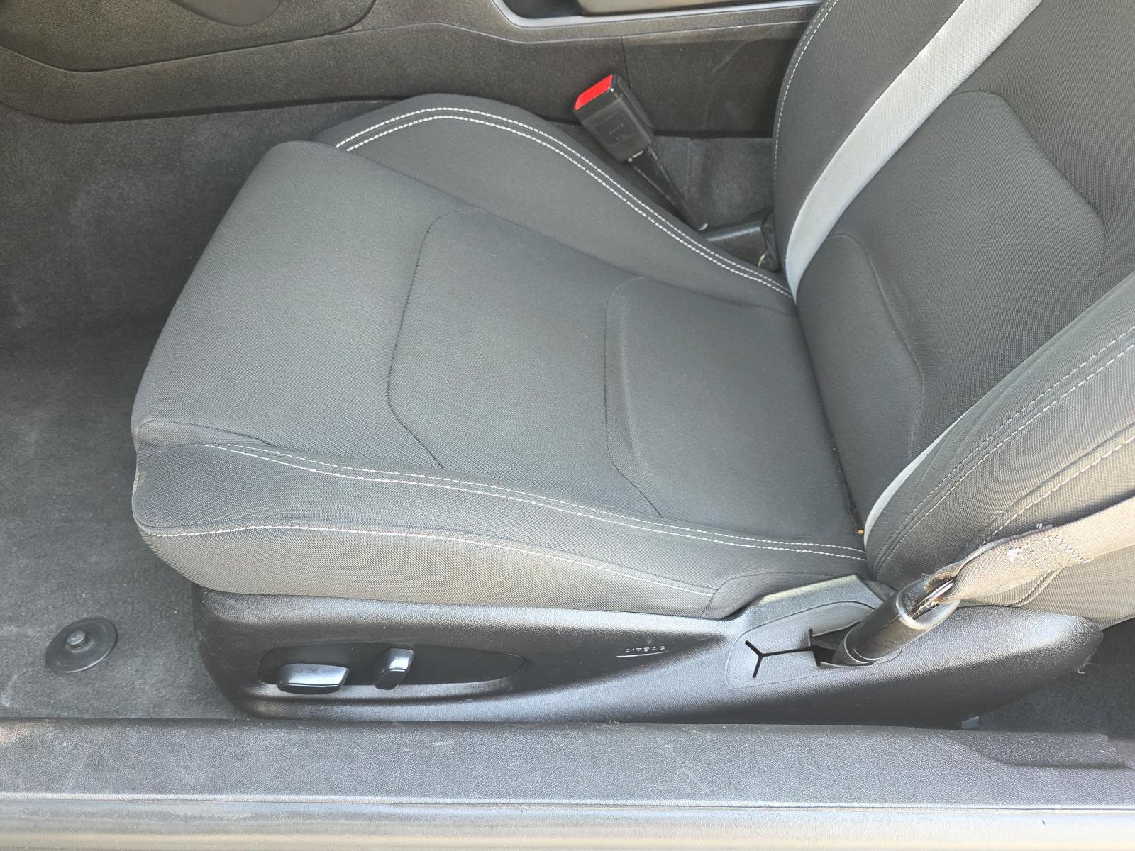 Used 2019 Chevrolet Camaro LT RWD image 10