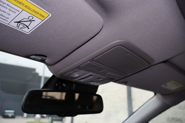 Used 2017 Honda Pilot Touring image 29