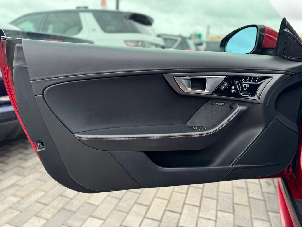 Used 2016 Jaguar F-TYPE S image 11