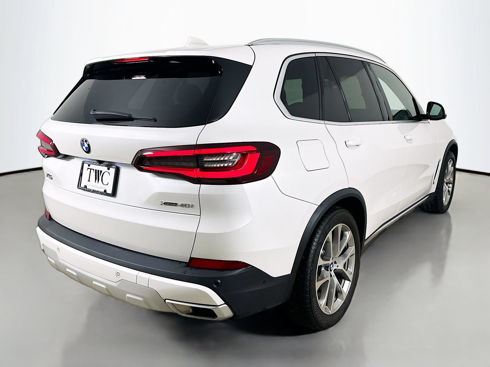Used 2023 BMW X5 xDrive40i w/ Parking Assistance Package AWD/4WD image 5