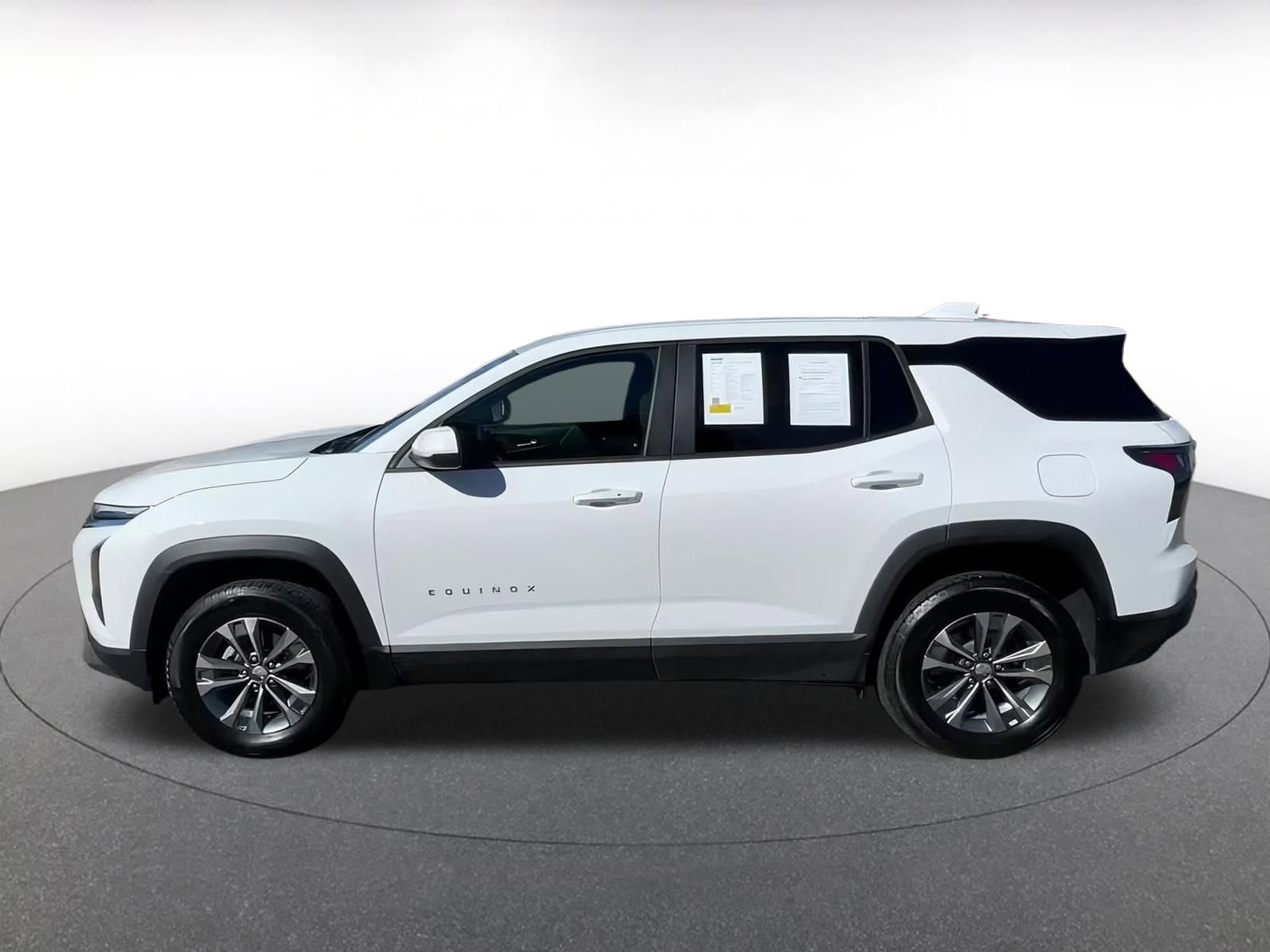 Used 2025 Chevrolet Equinox LT image 9