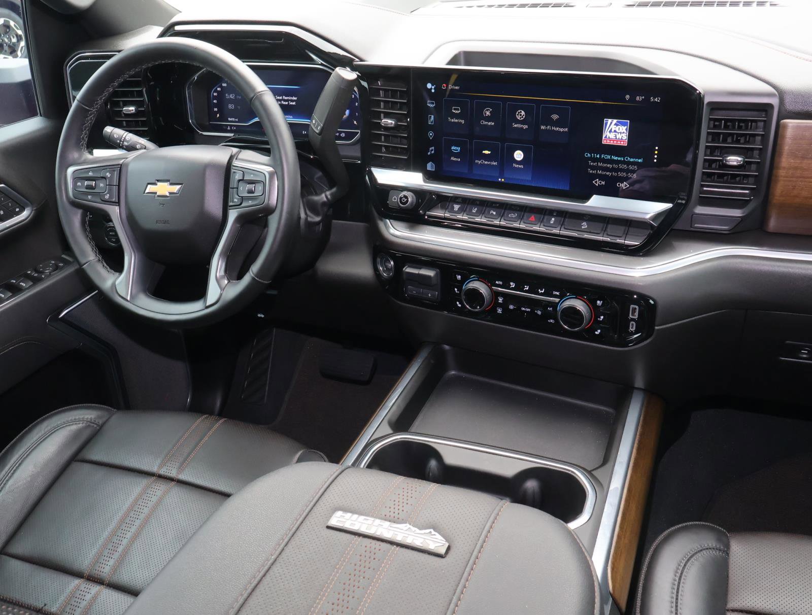 Used 2025 Chevrolet Silverado 2500 High Country w/ High Country Premium Package AWD/4WD image 12