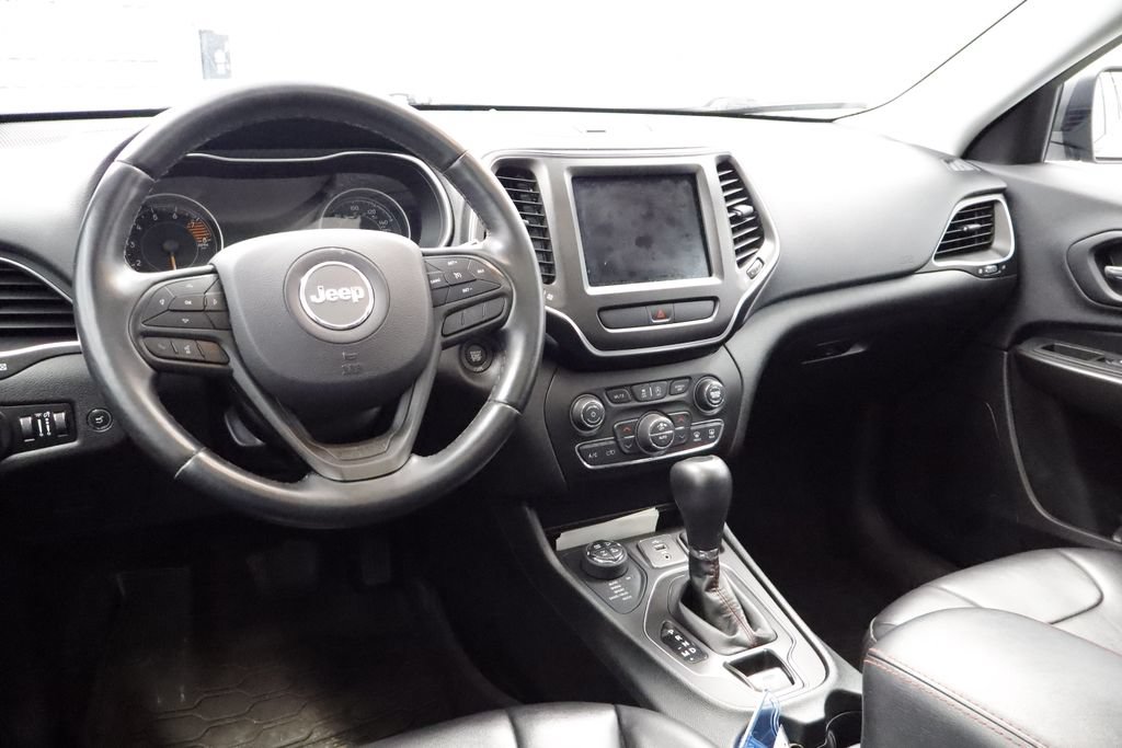 Used 2019 Jeep Cherokee Trailhawk w/ Comfort & Convenience Group AWD/4WD image 20