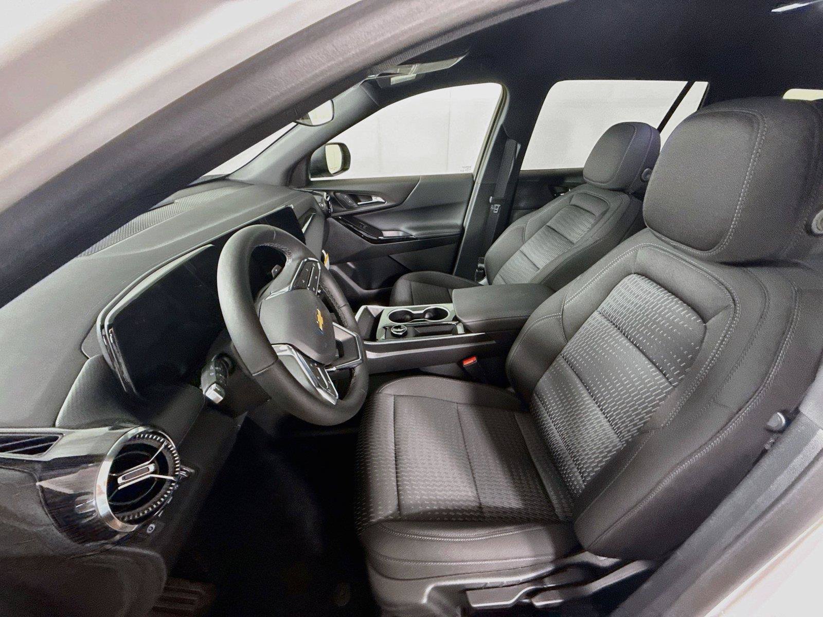 New 2027 Chevrolet Equinox LT AWD/4WD image 15