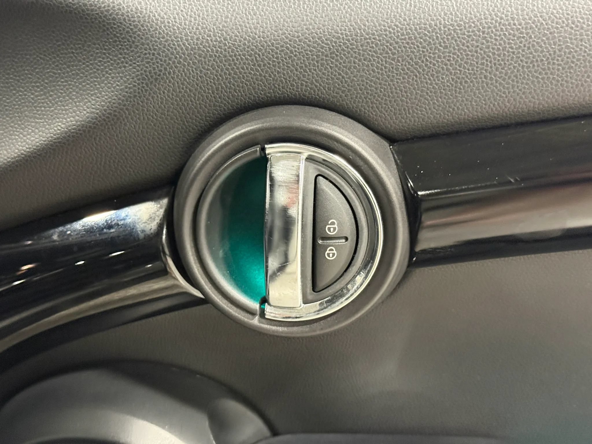 Used 2019 MINI Cooper S w/ Signature Upholstery Package FWD image 44