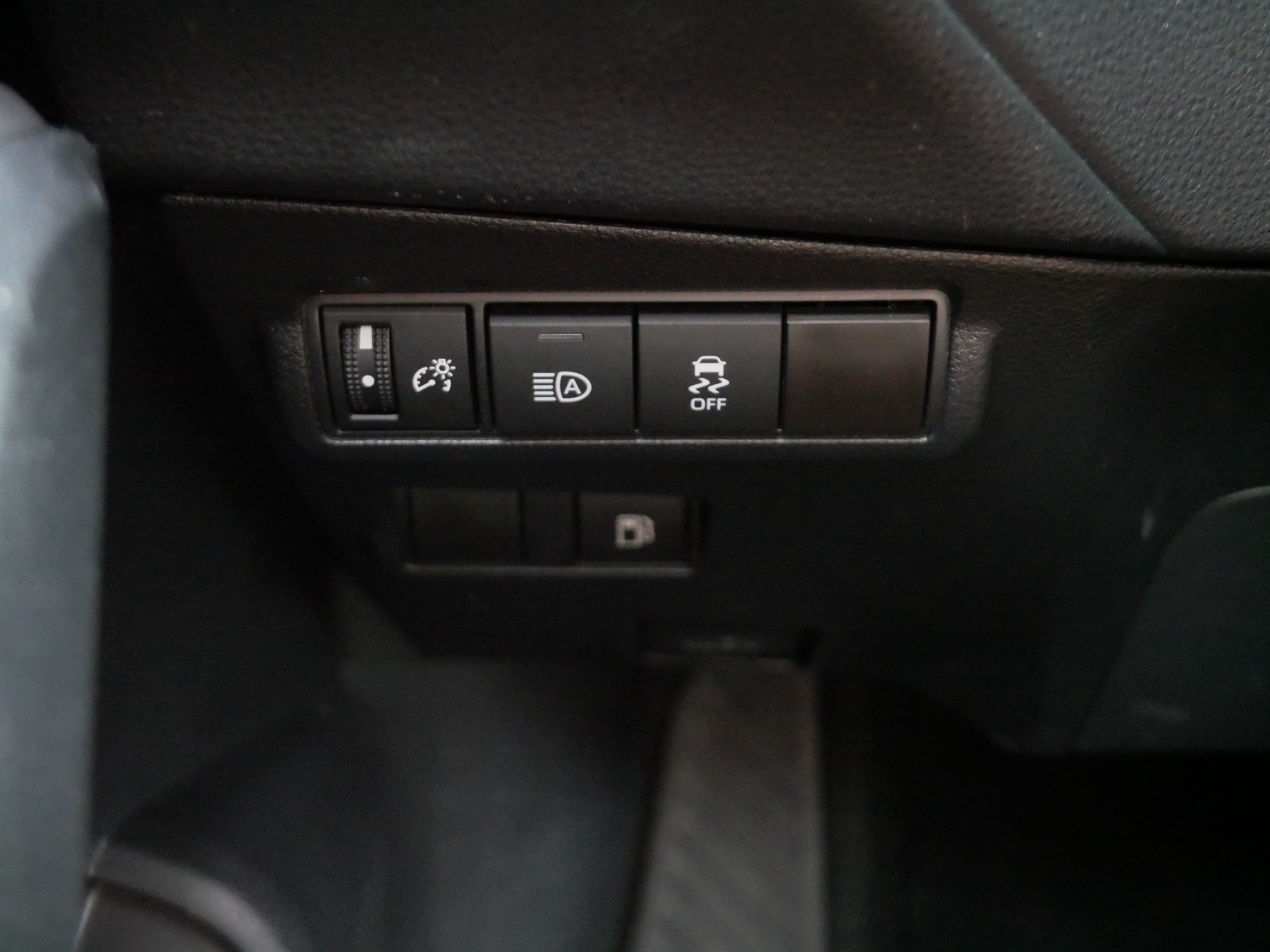 Certified 2023 Toyota Corolla Cross AWD Hybrid image 27
