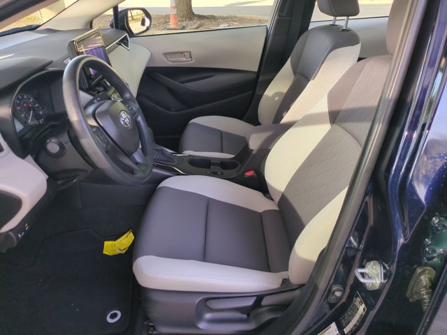 Used 2025 Toyota Corolla LE FWD image 16