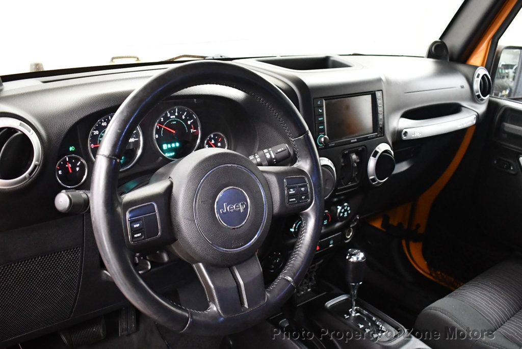Used 2012 Jeep Wrangler Unlimited Sahara image 5