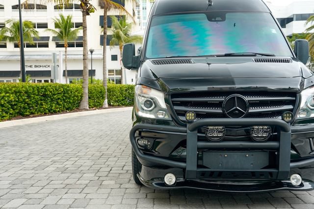 Used 2018 Mercedes-Benz Sprinter 3500 image 5