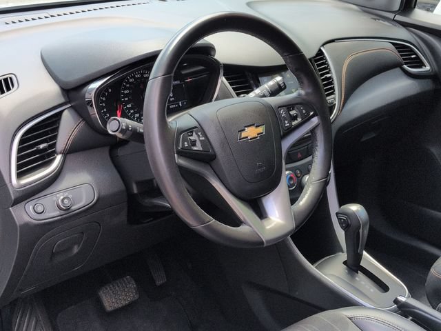 Used 2019 Chevrolet Trax LT w/ LT Convenience Package FWD image 12