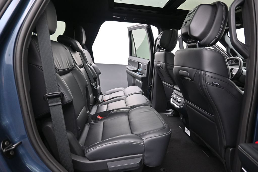 New 2027 Ford Expedition Platinum w/ Stealth Appearance Package RWD image 16