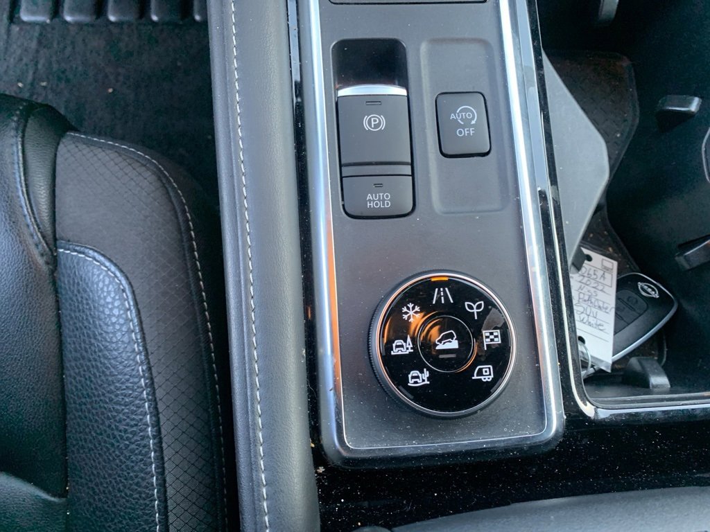 Used 2023 Nissan Pathfinder SL image 13