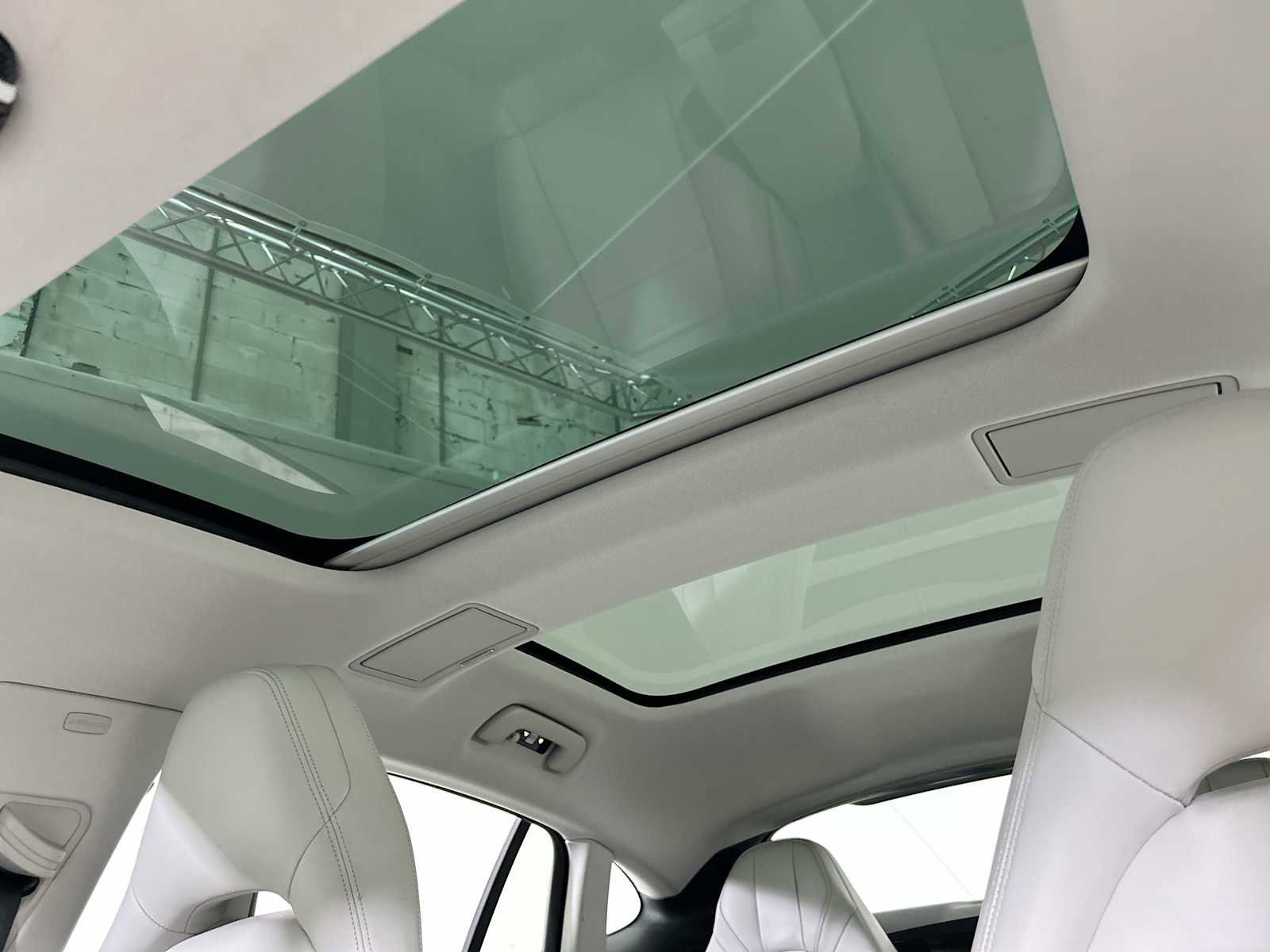 Used 2018 Porsche Panamera 4 Executive image 16