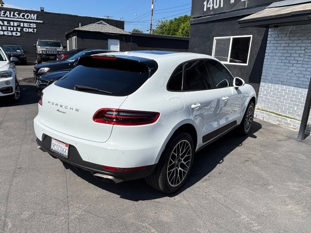 Used 2018 Porsche Macan AWD/4WD image 31