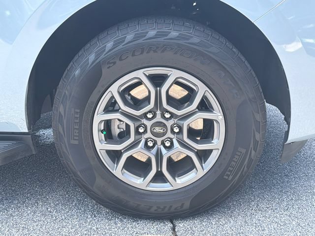 Used 2025 Ford Expedition Active RWD image 14