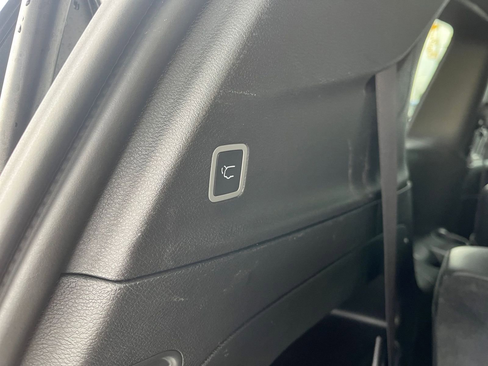 Used 2025 Chrysler Pacifica Select image 23