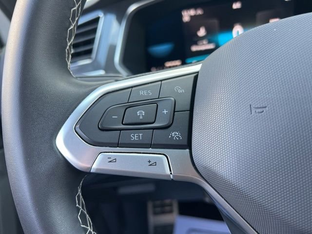 Certified 2023 Volkswagen Tiguan SE R-Line image 23
