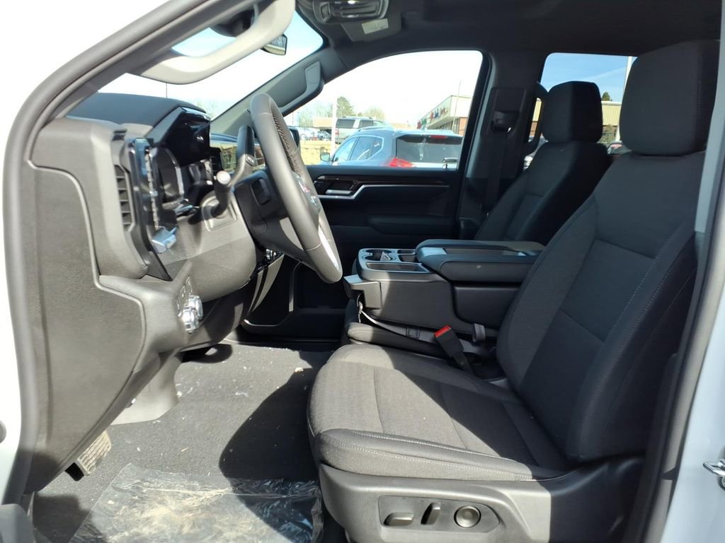 New 2026 GMC Sierra 1500 SLE image 5