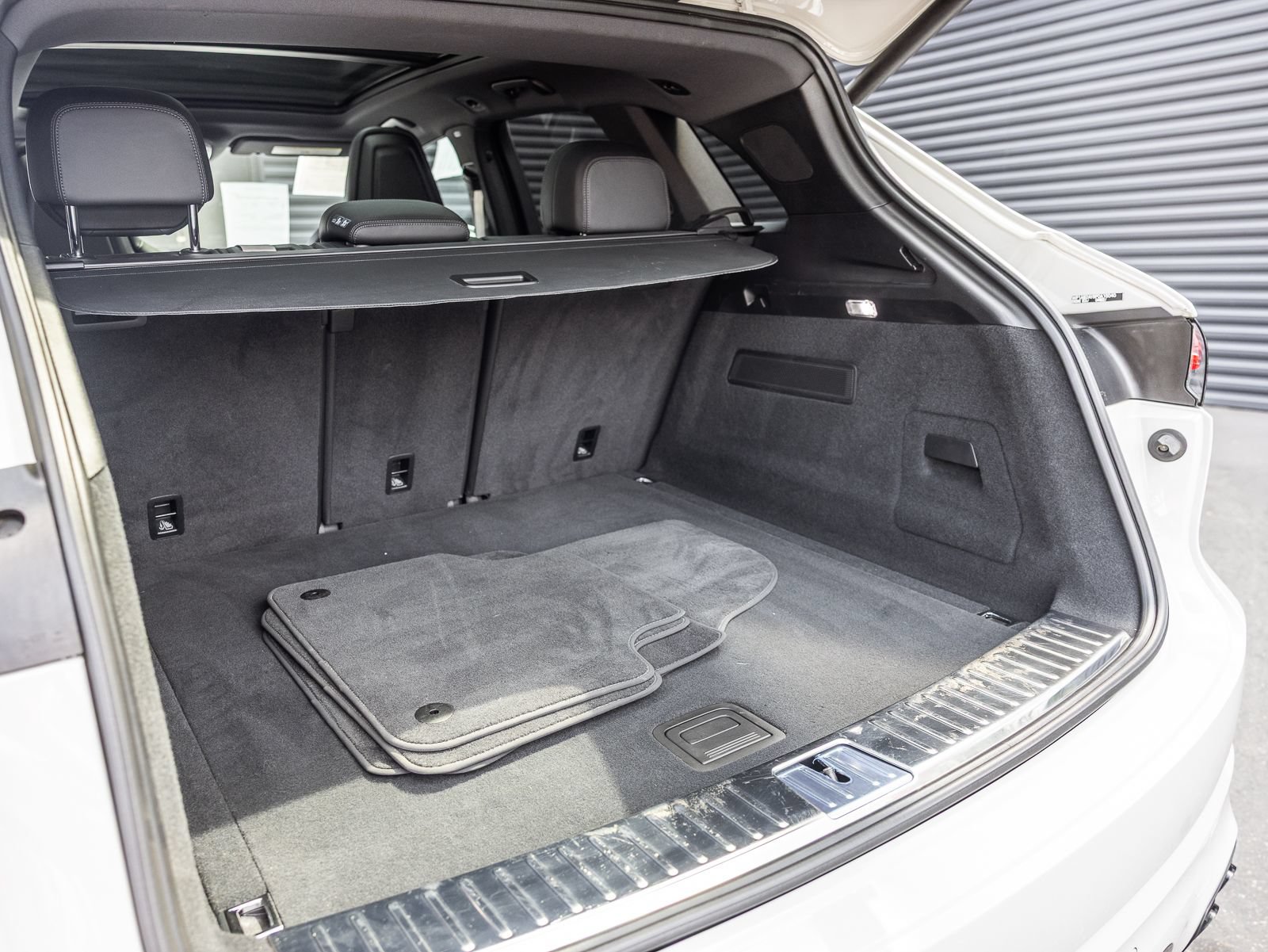 Certified 2023 Porsche Cayenne S AWD/4WD image 28