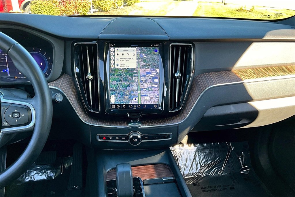 Used 2022 Volvo XC60 B5 Momentum w/ Advanced Package image 21