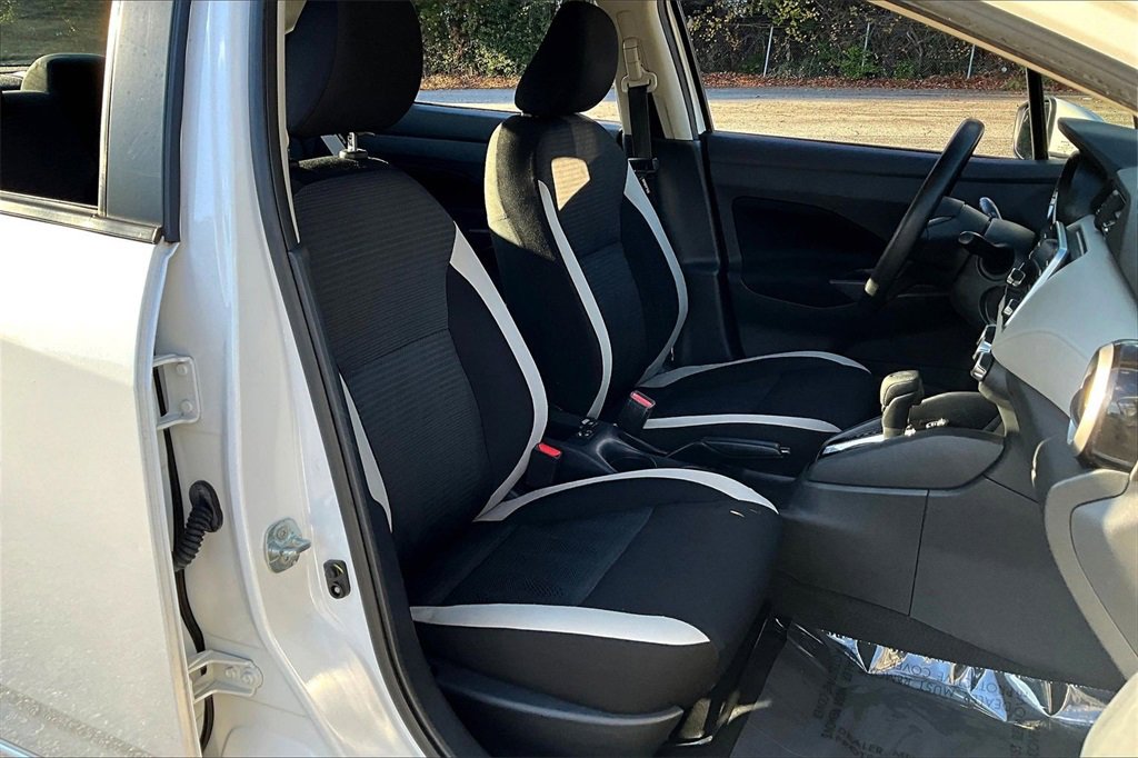 Used 2022 Nissan Versa SV image 25