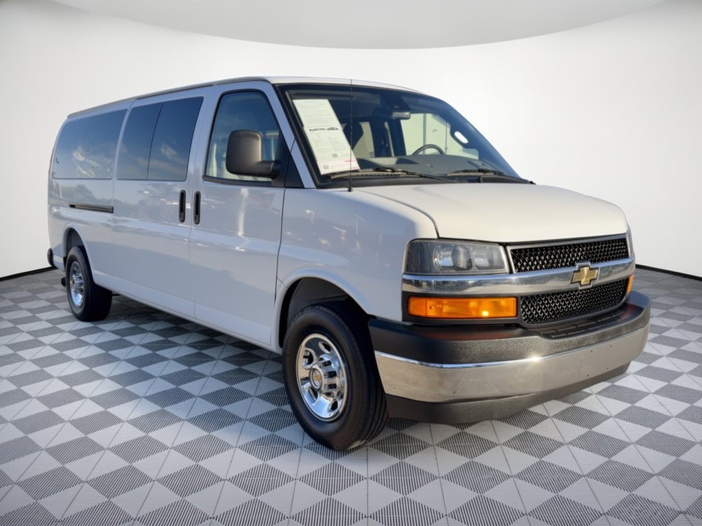 Certified 2025 Chevrolet Express 3500 LT w/ LT Preferred Equipment Group RWD image 7