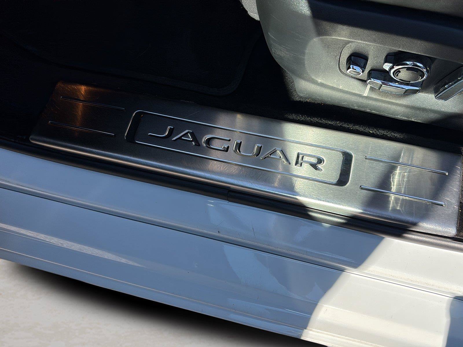 Used 2016 Jaguar XJ Supercharged RWD image 53